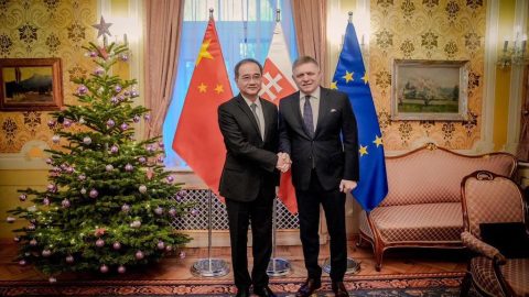 Robert Fico chystá Slovensko na spoluprácu s Čínou. Pre Talianov to bolo nevýhodné