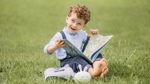 Ako vidia svet dvojročné deti? Prebádajte ho s nimi pomocou týchto krásnych knižiek 