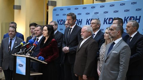 KDH vyzýva vládu pripojiť sa k štátom EÚ, ktoré presadzujú azylové procedúry