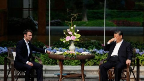 Čo môžeme očakávať od stretnutia Emmanuela Macrona so Si Ťin-pchingom?