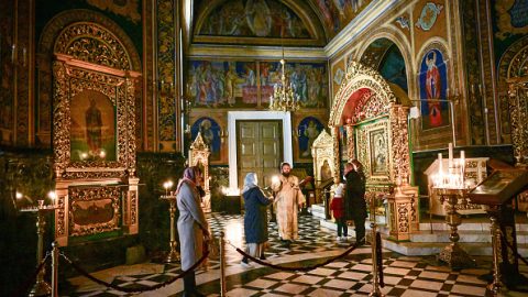 Kríza v moldavskej pravoslávnej cirkvi poukazuje na rozdelenie medzi Východom a Západom