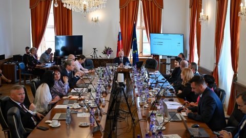 Ústavný súd odmietol sťažnosť J. Mazáka proti jeho odvolaniu z čela súdnej rady