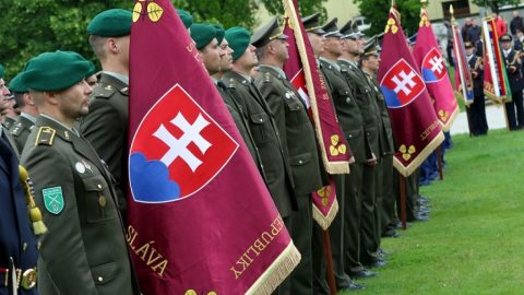 Prezidentka zapožičala bojovú zástavu 65. prieskumnému práporu Prešov