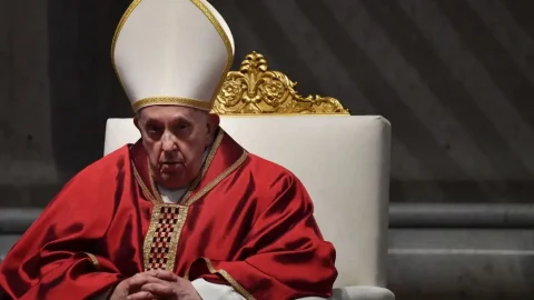 Pápež František poslal list prezidentke, modlí sa za uzdravenie premiéra