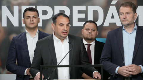 Hnutie Slovensko kritizuje hospodárenie s peniazmi EÚ, ktoré sú určené na zlepšenie života rómskych detí v osadách