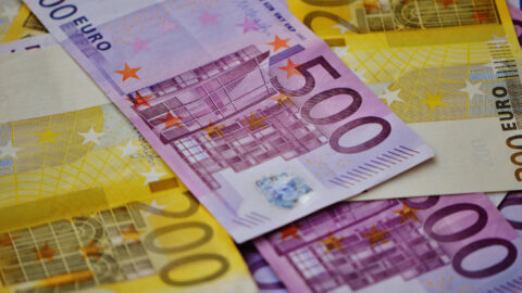 Slovensko predalo dlhopisy za 525,7 mil. eur