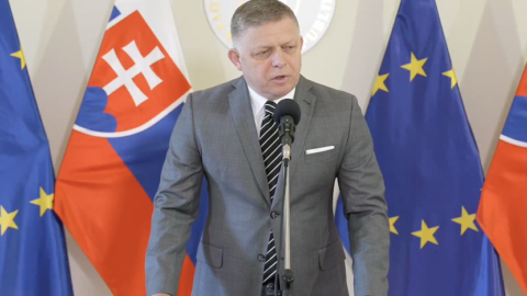 R. Fico: Vláda nemá korupčný škandál, český europoslanec je podivín a nájomný politický vrah