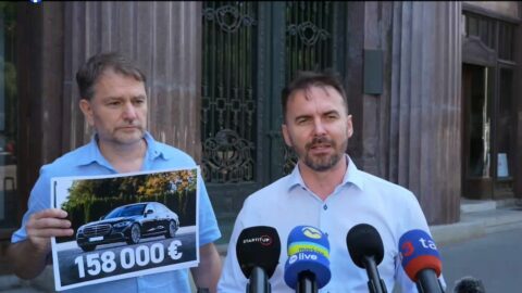 Ministerka Šimkovičová si kúpila Mercedes za 158-tisíc eur, tvrdí Matovič