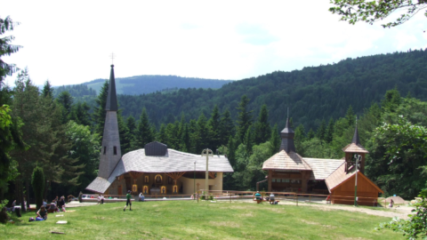 Vatikán schválil verejnú mariánsku úctu na hore Zvir v Litmanovej