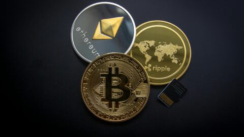 Kráľ kryptomien láme rekordy, ethereum a altcoiny zatiaľ zaostávajú