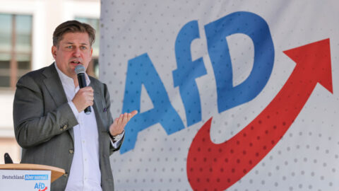 Prehľadali kancelárie nemeckého poslanca AfD, ktorého obvinili z prijímania úplatkov z Číny
