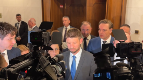 Opozícia: Slovenská ekonomika sa prepadne ešte hlbšie, a vláda nič neušetrila