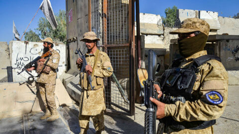 Taliban hlási desiatky mŕtvych pakistanských vojakov v pohraničných stretoch