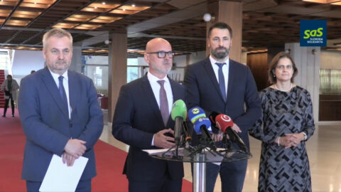 Liberáli zo SaS apelujú na prezidenta, aby vyzval premiéra k požiadaniu o vyslovenie dôvery vláde