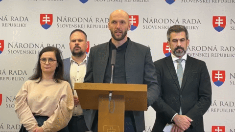 Progresívne Slovensko iniciuje mimoriadnu schôdzu k odvolaniu ministra Migaľa