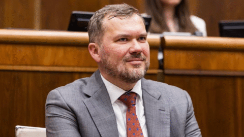 Manžel policajnej prezidentky je zástupcom šéfa inšpekcie, transparentnosti to podľa KDH neprospieva