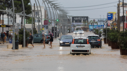 Jeden mŕtvy a dvaja nezvestní po záplavách na juhu Španielska