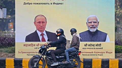 Putin pricestoval do Indie rokovať o obrane a obchode