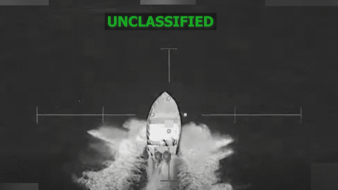 Pri útoku amerických síl na plavidlo údajných pašerákov drog v Tichom oceáne zomrelo päť ľudí, informuje americké námorníctvo