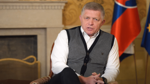 Fico oceňuje, že Trump hovoril otvorene o kontrole nad venezuelskou ropou, „americké dobrodružstvo“ však odsudzuje