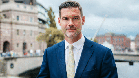 Počet žiadateľov o azyl vo Švédsku sa v roku 2025 znížil takmer o tretinu, vláda plánuje prísnejšie pravidlá