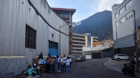 Venezuela: Krajina prepustila najmenej 80 politických väzňov