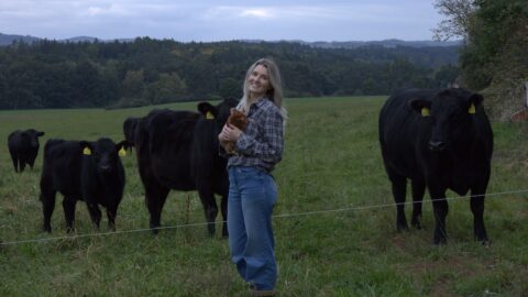 Barbora sa vzdala kancelárskeho života a bez akýchkoľvek skúseností založila vlastnú farmu (Rozhovor)