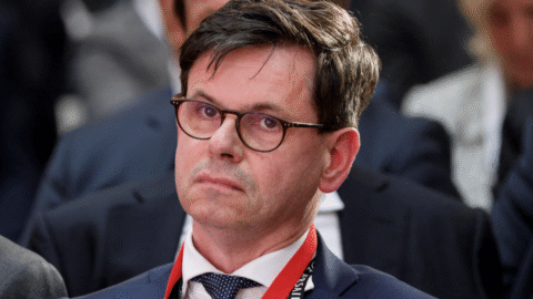 Francúzsko: Christophe Leribault, doterajší riaditeľ zámku vo Versailles, prevzal vedenie Louvru