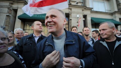 Lukašenko prepustil opozičného lídra Statkeviča, väzenie mu zničilo zdravie