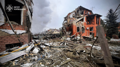 Rusko začalo v nedeľu 22. februára skoro ráno masívny balistický útok na Kyjev