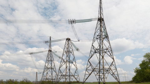 Zastavenie núdzových dodávok elektriny zo Slovenska neohrozí Ukrajinu, tvrdí spoločnosť Ukrenerho