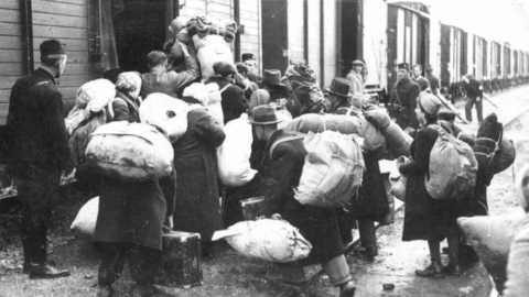 Prvý transport slovenských Židov do vyhladzovacieho tábora bol vypravený 25. marca 1942