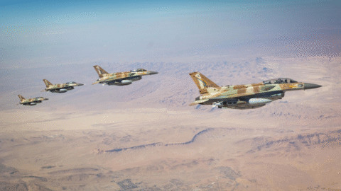 Izraelské stíhačky zaútočili na desiatky cieľov v Teheráne a strednom Iráne, informuje izraelská armáda