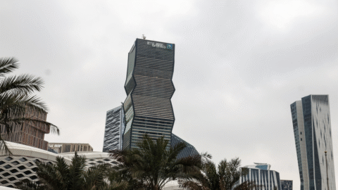 Saudi Aramco varuje pred katastrofickými dôsledkami vojny na trh s ropou aj globálnu ekonomiku