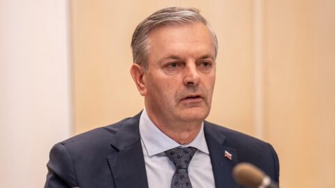 KDH: „Lex Deepfake“ má chrániť pred kyberšikanou alebo podvodmi so zneužitými tvárami lekárov