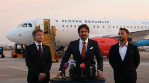 Premiér sa na oslavy MDŽ previezol vládnym špeciálom v rámci traťového tréningu, tvrdí Kaliňák a odmieta kritiku opozície