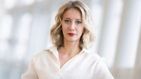 Slovenská vláda jedným dychom odsudzuje útoky na Blízkom východe, druhým dychom povoľuje prelet amerických bojových lietadiel do Iránu cez Slovensko, hovorí europoslankyňa