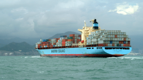 Dánsko: Maersk v Hormuzskom prielive pozastavuje všetku námornú dopravu