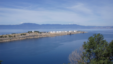 Spoločnosť JANAF odmieta kritiku MOL-u a Slovnaftu, tvrdí, že postupuje podľa pravidiel EÚ