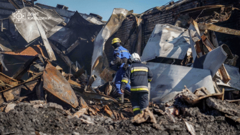 Rusko v pondelok 16. marca útočilo na Kyjev za bieleho dňa, ľudia v rannej špičke utekali do krytov