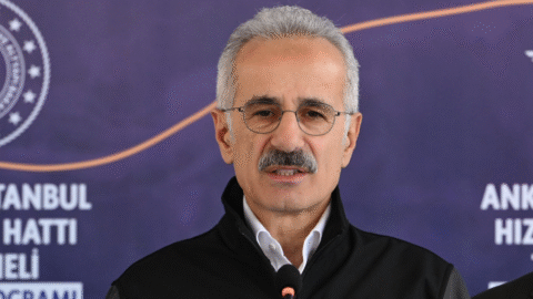 Druhá loď plaviaca sa pod tureckou vlajkou preplávala Hormuzským prielivom