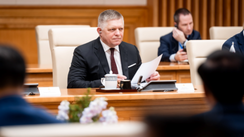 Priame lety aj jadro. Čo priniesla Ficova 30-hodinová návšteva Vietnamu?