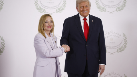 Meloniová a Trump sa rozchádzajú, spor o pápeža a Irán prehlbuje napätie