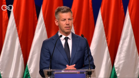 Ministerstvo zahraničia skartuje dokumenty týkajúce sa európskych sankcií aj spolupráce s Ruskom, tvrdí Magyar